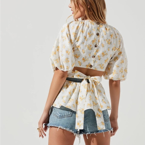 ASTR THE LABEL | VENDETTI TOP Floral - Picture 4 of 6